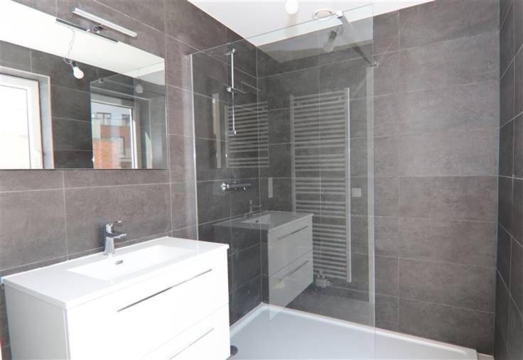 Superbe Appartement Neuf Et Moderne A เลียจ ภายนอก รูปภาพ